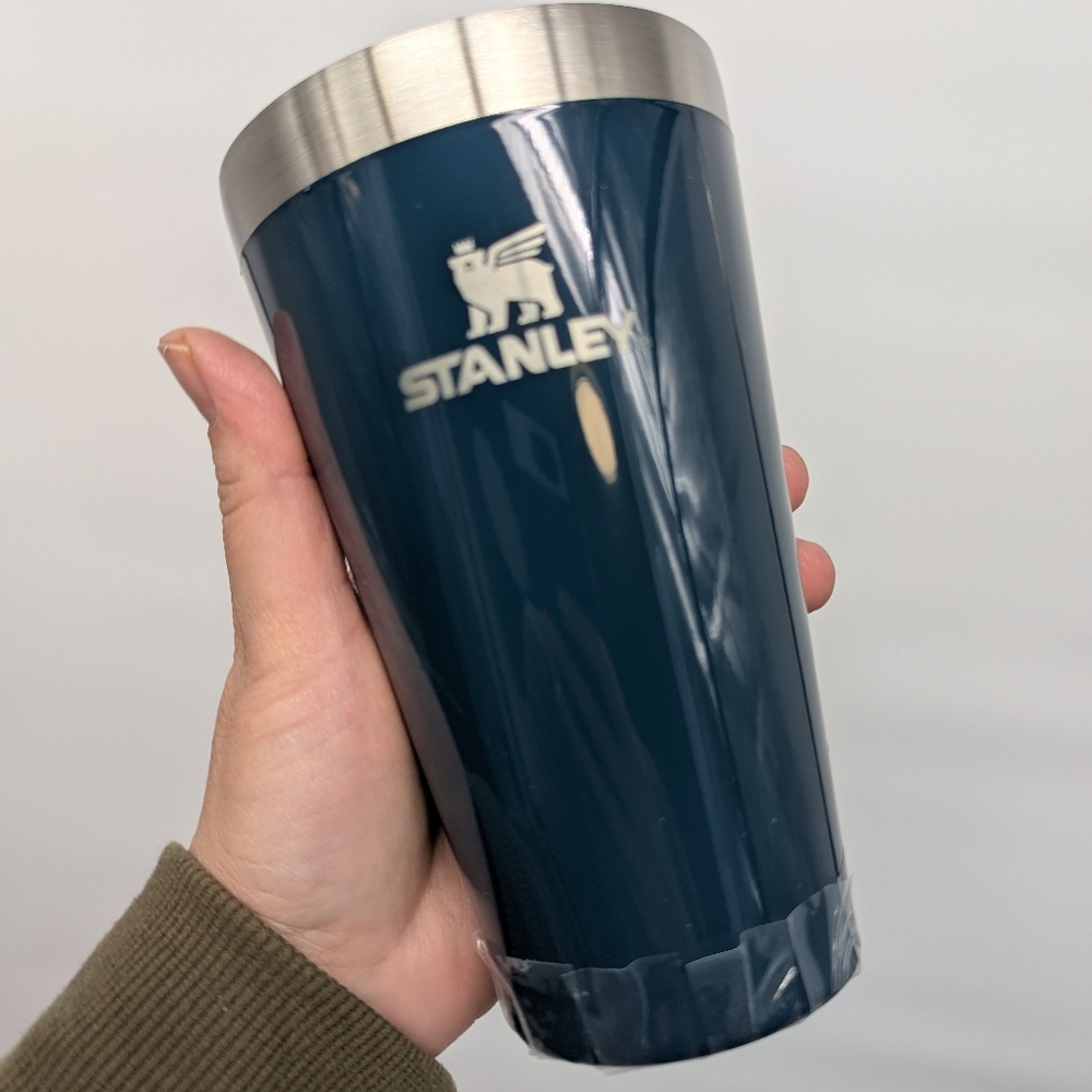 New Stanley 16 oz pint cup stacking vacuum insulated stainless steel blue 🩷 🐰